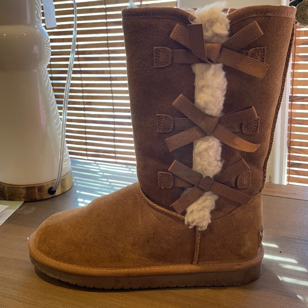 Koolaburra UGG big kid boots